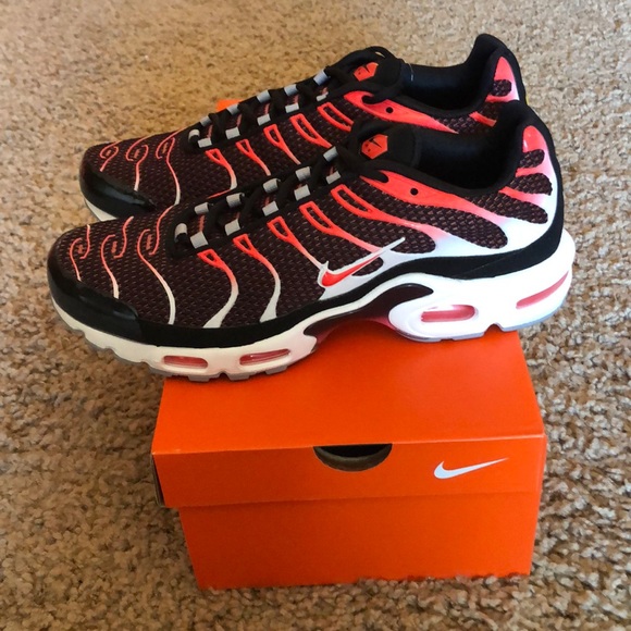 Nike Air Max Plus Hot Lava - Picture 4 of 7